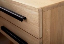 Nachttisch Balance Curve Mit Schwarzen Metallgriffen -Schlafkomfort Rabattwelt balance tender sfeer nk 026 2