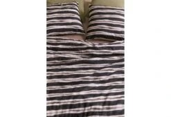 At Home By Beddinghouse Kontrast Bettwäsche Schwarz-Weiß 7 At Home By Beddinghouse Kontrast Bettwäsche Schwarz-Weiß -Schlafkomfort Rabattwelt beddinghouse ss 2021 0152 220996 40