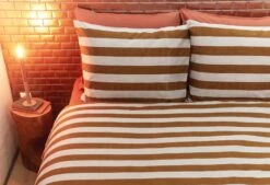 VTwonen Vt Wonen Bold Stripe Bettwäsche Hellbraun -Schlafkomfort Rabattwelt bold stripe light brown 60 online