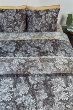 Beddinghouse Chrys Bettwäsche Grau -Schlafkomfort Rabattwelt chrys grey 60 online large